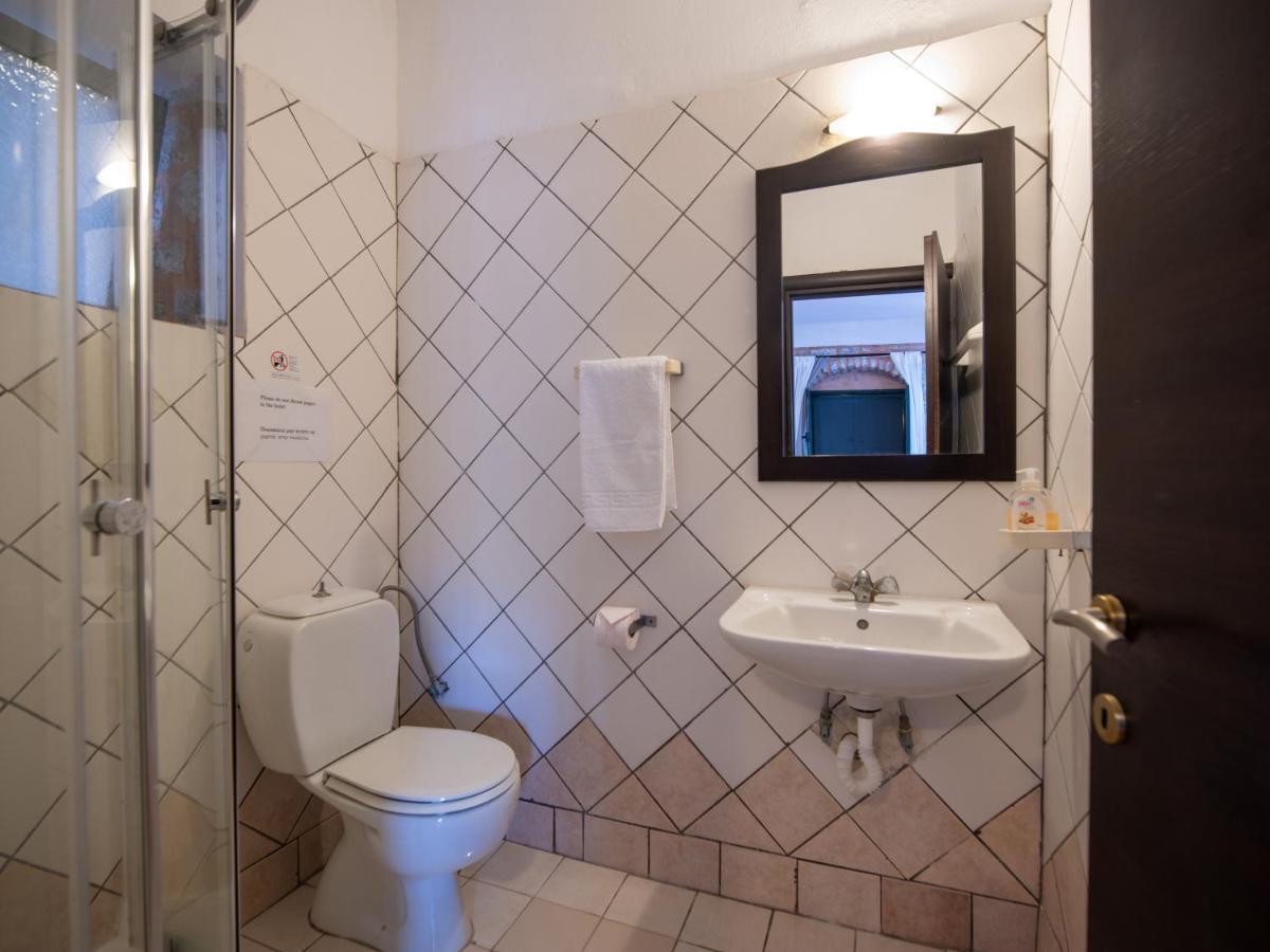 Selana Studios Néon Oítilon Exteriér fotografie
